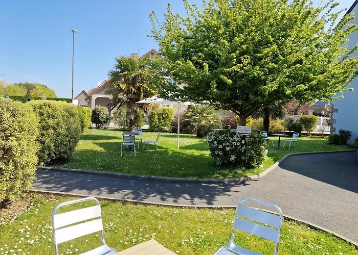 Hotel Logis Au Moyne De Saire