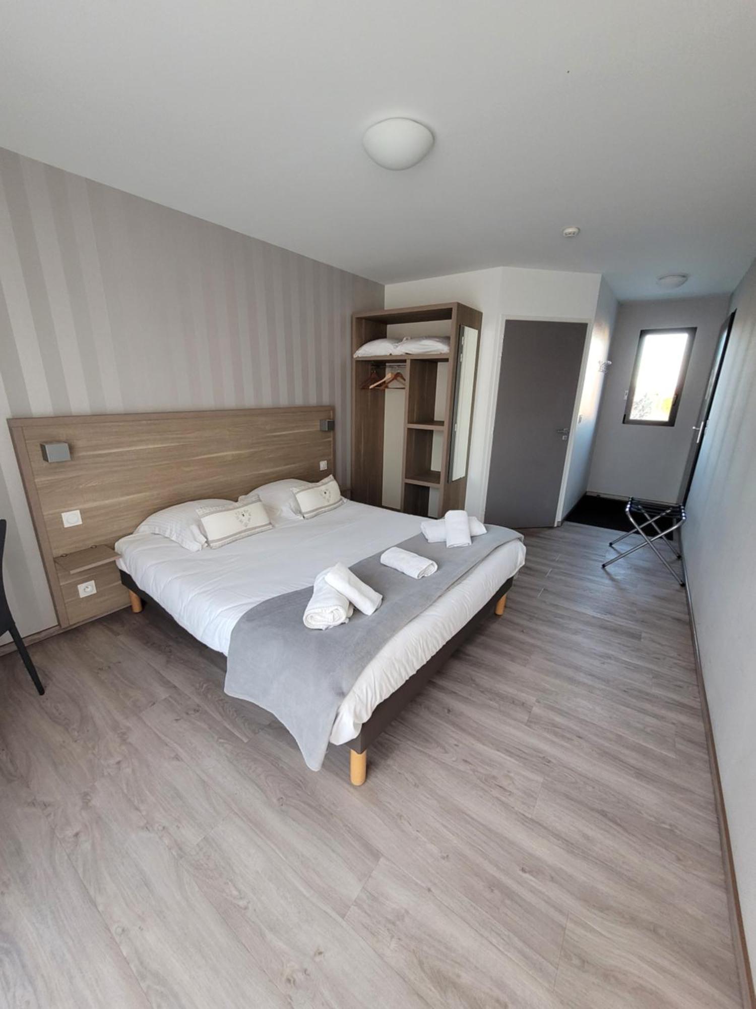 Hotel Hotel Logis Au Moyne De Saire 3*