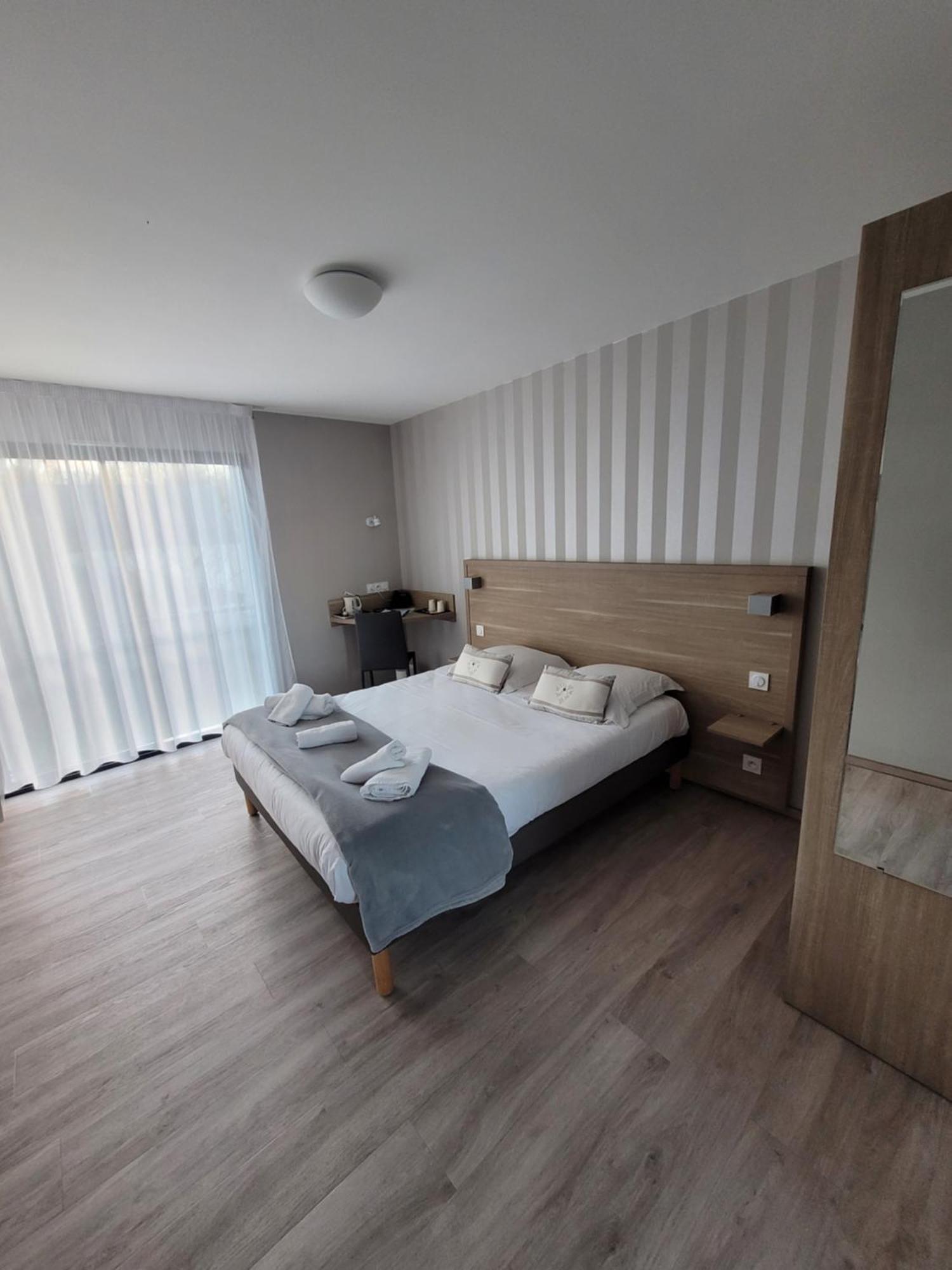 Logis Au Moyne De Saire Hotel