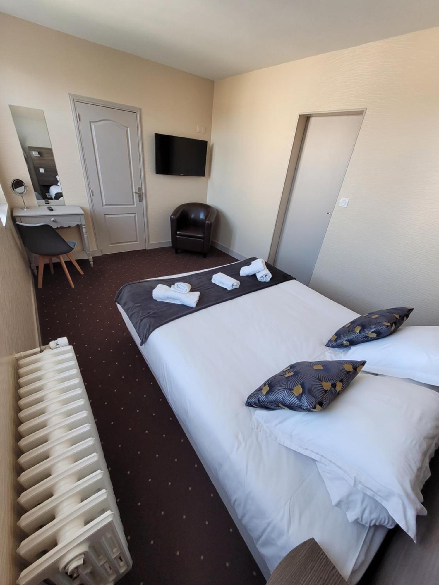 Hotel Logis Au Moyne De Saire