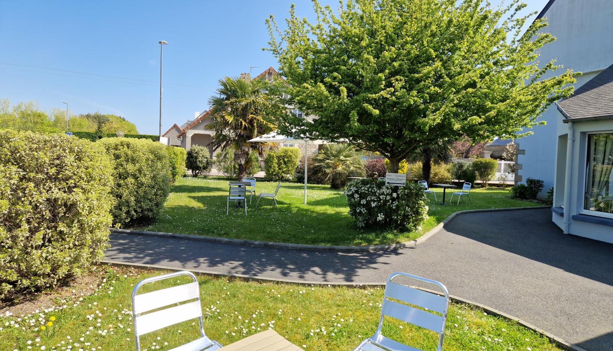 Logis Au Moyne De Saire Hotel