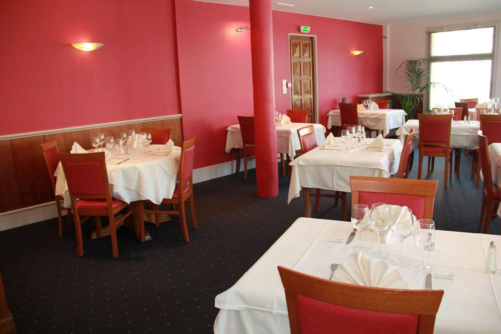 Hotel Logis Au Moyne De Saire 3*