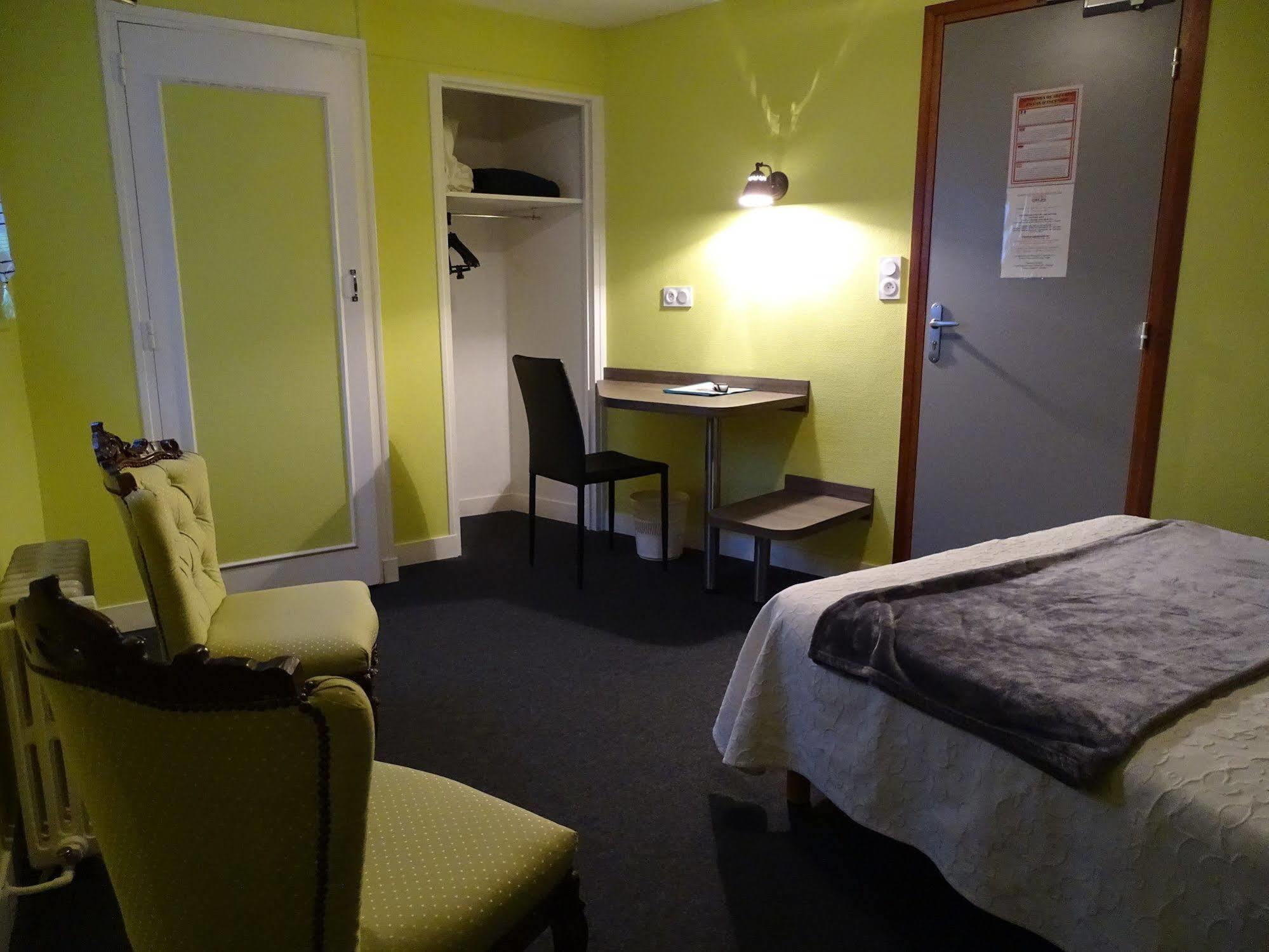 Logis Au Moyne De Saire Hotel