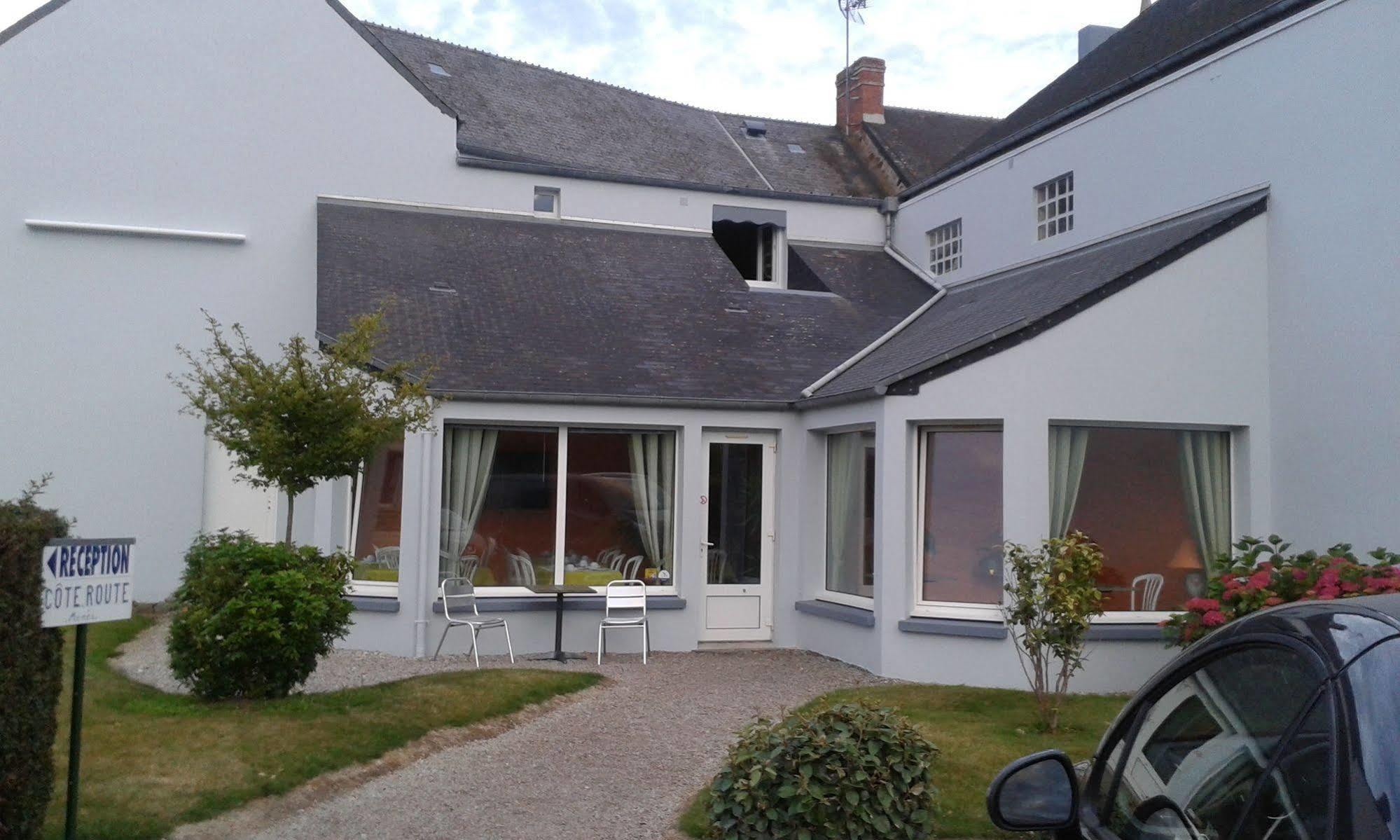 Logis Au Moyne De Saire Hotel Réville
