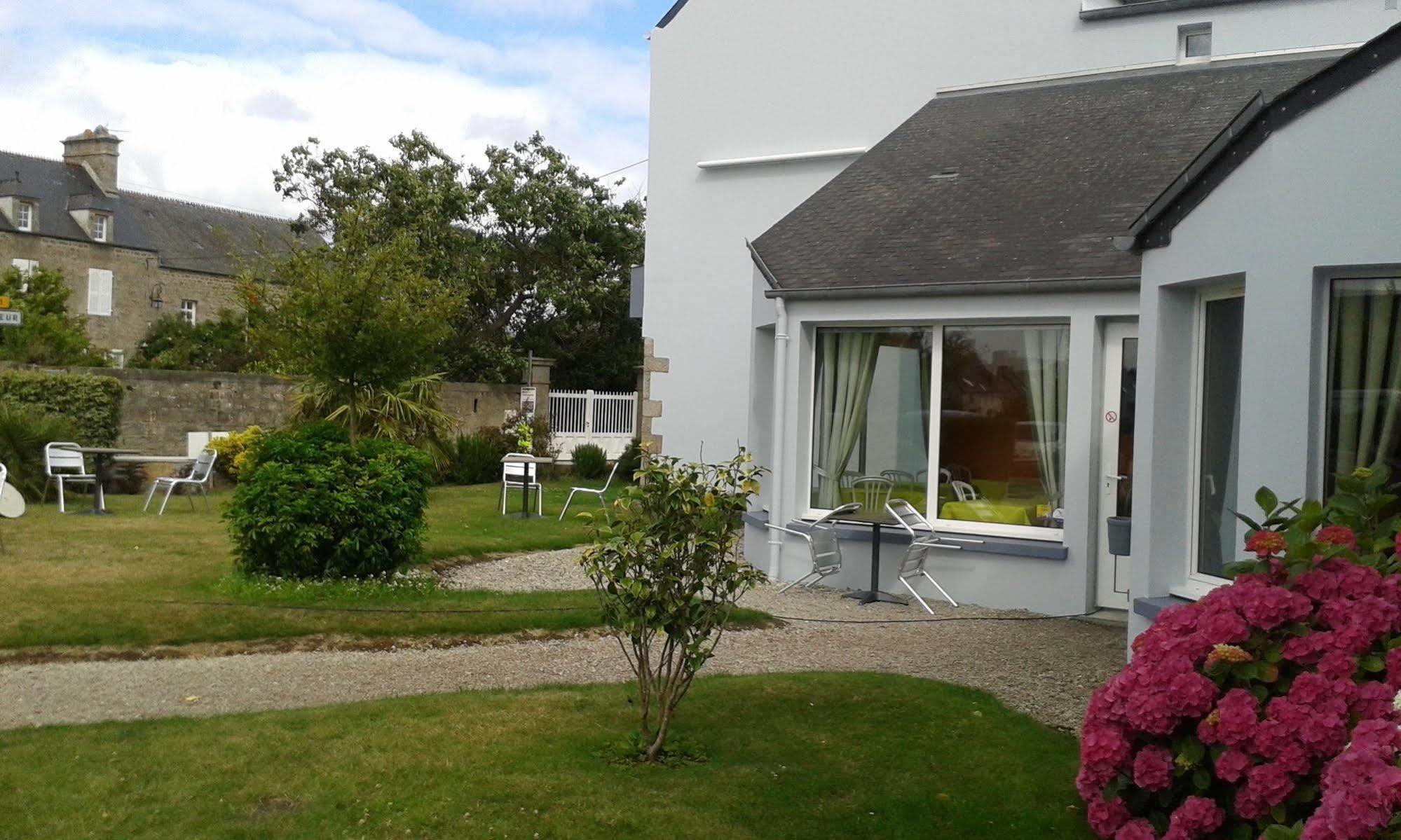 Hotel Logis Au Moyne De Saire 3* Reville