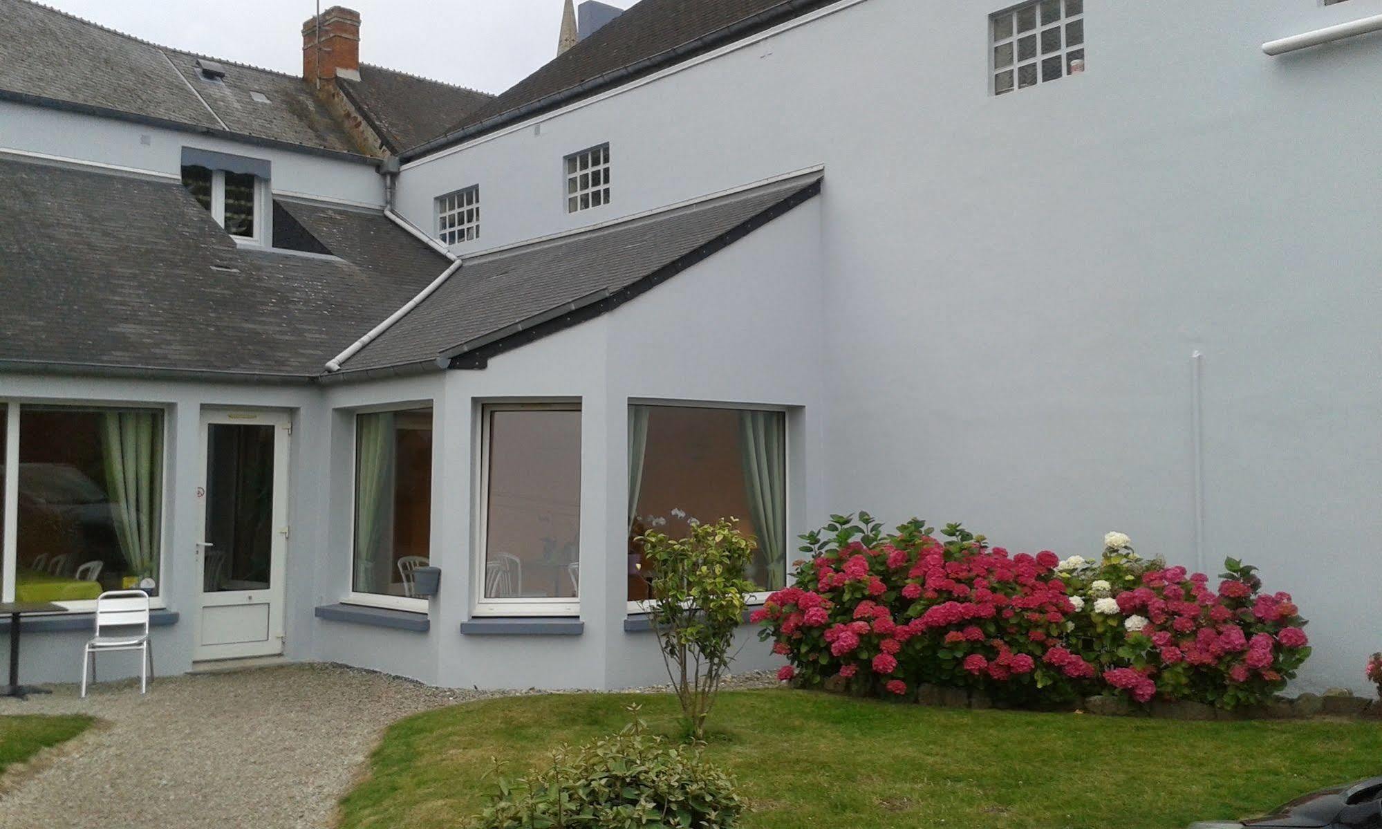 Hotel Hotel Logis Au Moyne De Saire 3*